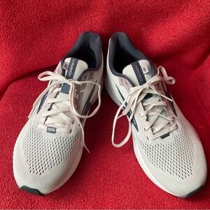 BROOKS Sz 10.5 Launch Lightweight Cushioning Lace Up  Sneakers